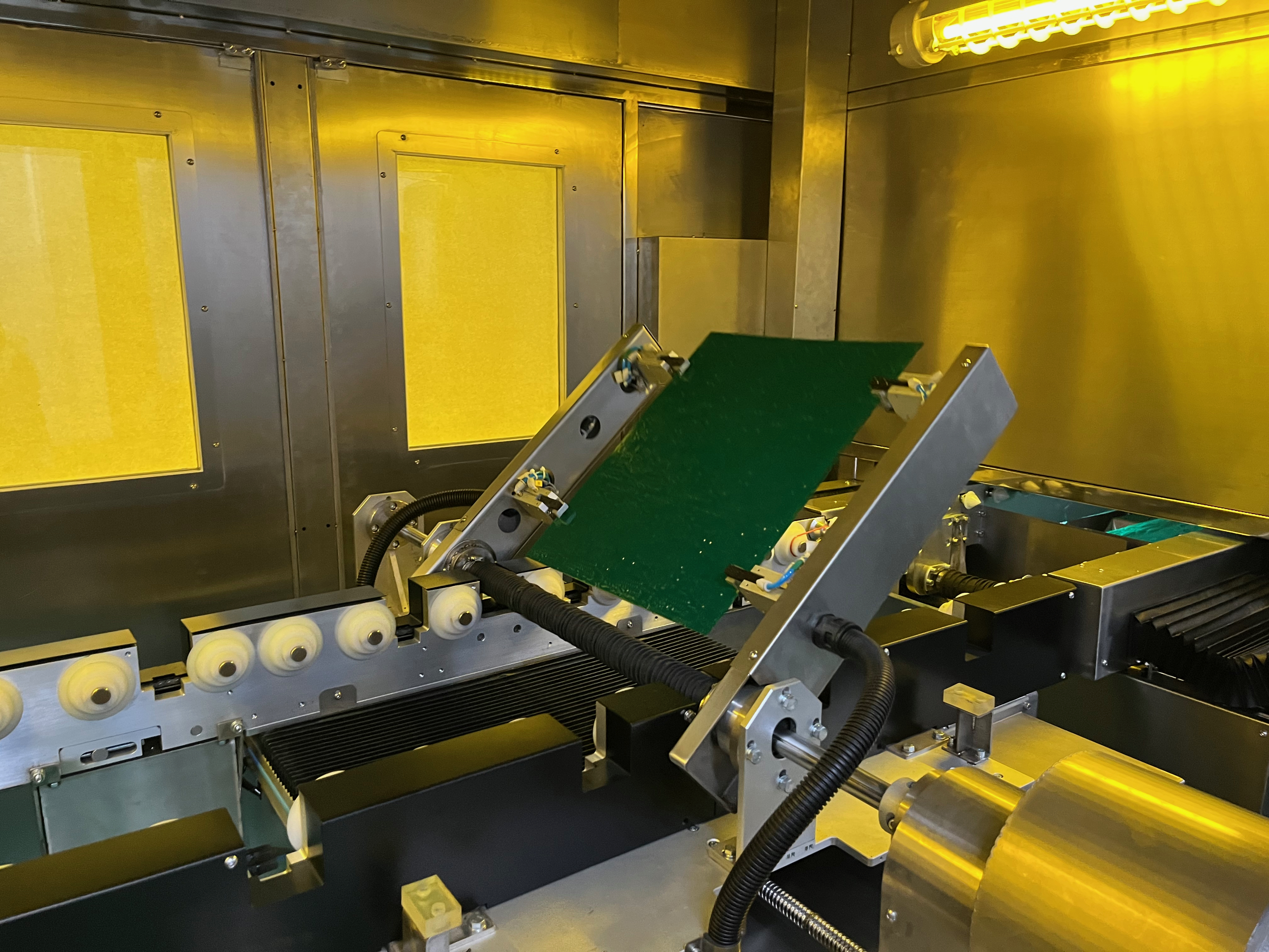 PCB生產流程常用自動化設備及阻焊噴涂設備詳解