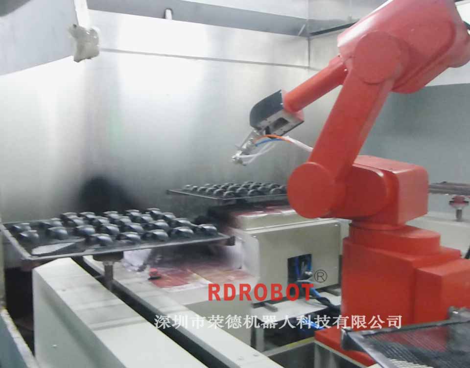 榮德機(jī)器人應(yīng)用于鼠標(biāo)鍵盤噴漆，賦能 3C 產(chǎn)業(yè)高效智造